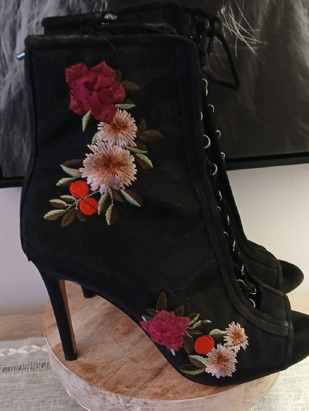 Gianni Bini Black Lace-Up Embroidered Floral Ankle Boots